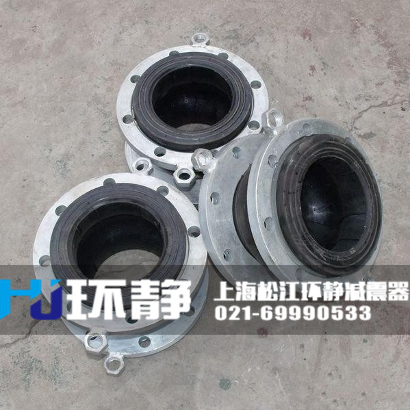 內(nèi)蒙古呼倫貝爾市新巴爾虎左旗耐油<a href=http://m.duwenxiang.com/products/xiangjiaojietou/danqiu target=_blank class=infotextkey>單球體<a href=http://m.duwenxiang.com target=_blank class=infotextkey>橡膠接頭</a></a>的實際安裝圖 /></p>新巴爾虎左旗（又稱東旗，新左旗）隸屬內(nèi)蒙古自治區(qū)呼倫貝爾市，位于東經(jīng)117°33′～120°12′，北緯46°10′～49°47′，地處大興安嶺北麓，呼倫貝爾市西南端，西南與蒙古國接壤，東北與俄羅斯隔額爾古納河相望，南接興安盟阿爾山市，西隔烏爾遜河、呼倫湖與新巴爾虎右旗、滿洲里市相鄰，東與陳巴爾虎旗、鄂溫克族自治旗相連。屬中溫帶大陸性季風(fēng)氣候。

新巴爾虎左旗面積2.2萬平方公里，人口4.21萬人（2015年總?cè)丝冢?，?個鎮(zhèn)、5個蘇木。境內(nèi)有甘珠爾廟、“ 諾門罕戰(zhàn)爭”遺址等景點，曾榮獲“內(nèi)蒙古自治區(qū)2016年度校園足球工作好的旗縣”稱號。 2013年，新巴爾虎左旗地區(qū)生產(chǎn)總值完成327562萬元。

2018年12月29日，民委決定命名呼倫貝爾市新巴爾虎左旗為第六批“全國民族團結(jié)進步創(chuàng)建示范區(qū)（單位）”。

2019年4月18日，內(nèi)蒙古自治區(qū)人民決定新巴爾虎左旗退出貧困旗縣序列。<br />內(nèi)蒙古呼倫貝爾市新巴爾虎左旗<a href=http://www.shluoying.com.cn target=_blank class=infotextkey>單球體橡膠接頭</a>的連接方式有松套法蘭連接、固定法蘭連接和卡箍連接3種；按結(jié)構(gòu)可分為單球體、雙球體、異徑、偏心及彎頭等5種。單球體橡膠接頭由內(nèi)外層膠、簾布層和鋼絲圈組合成管狀橡膠件，經(jīng)硫化成型后再與金屬法蘭或平行接頭松套組合而成。<br />　　內(nèi)蒙古呼倫貝爾市新巴爾虎左旗單球體橡膠接頭使用到管道中，可減低設(shè)備振動及噪聲，并可對因環(huán)境溫度變化引起的熱脹冷縮起補償作用，廣泛運用于各種管道系統(tǒng)。本產(chǎn)品是由織物增強的橡膠件與平形活接頭、金屬法蘭或螺紋管法蘭組合成，用以管道隔振降噪、補償位移的接頭。它們是一種高彈性、?高氣密性、耐介質(zhì)性和耐氣候性的管道接頭。<br />　　本產(chǎn)品主要運用于水泵的進出口，有著補償位移、隔振降噪的作用。本產(chǎn)品廣泛運用于要求更高管道系統(tǒng)。本產(chǎn)品的結(jié)構(gòu)基本上比較好，它們是由由內(nèi)外層膠、簾布層和鋼絲圈組合成的管狀橡膠件，本產(chǎn)品因選用雙球體結(jié)構(gòu)，因此在安裝長度上面大于本產(chǎn)品，相較于單球體有著更大的補償量和偏轉(zhuǎn)角度?？墒?，在使用時候需要注意的是，單球體橡膠接頭的穩(wěn)定性能沒有單球體高，尤其是在球體過渡處非常容易發(fā)生爆裂。針對這一問題，經(jīng)過多次試驗研究，研發(fā)出適合承壓的產(chǎn)品增壓保護裝置。該裝置能非常好的保護球體的穩(wěn)定性，在使用過程中即便突然增壓也可以起著非常好的保護作用，很大的減低了本產(chǎn)品在使用中出現(xiàn)問題的情況。<br />　　在實際工程中，還應(yīng)依據(jù)實際使用環(huán)境選擇合適性能的產(chǎn)品，具體選用哪種產(chǎn)品做為管道的<a href=http://m.duwenxiang.com target=_blank class=infotextkey>柔性連接</a>配件，可致電駱盈管道設(shè)備掌握更多相關(guān)信息。<br />　　內(nèi)蒙古呼倫貝爾市新巴爾虎左旗單球體橡膠接頭作用有著耐高壓，彈性好的特點，安裝在建筑消防系統(tǒng)上面，本產(chǎn)品在城市建設(shè)有著重要的作用。經(jīng)濟發(fā)達建筑消防設(shè)施建設(shè)比較成熟，據(jù)美國消防學(xué)會統(tǒng)計，安裝自動消防設(shè)施的建筑中發(fā)生火災(zāi)，的確起著了確保建筑物消防穩(wěn)定的作用。<br />　　冷卻或許許多人是剛聽到，實際上冷卻塔就是借助空氣同水的接觸，來減低室內(nèi)溫度的，多用于我們的空調(diào)、冰箱、冷凍系統(tǒng)，包括制革、發(fā)泡、發(fā)電、汽輪機等領(lǐng)域，冷卻塔內(nèi)也會使用到我們的產(chǎn)品，單球體橡膠接頭原理依據(jù)預(yù)防冷卻塔系統(tǒng)中常見的污垢、青苔、水垢、腐蝕、微生物等水質(zhì)而設(shè)計。本產(chǎn)品安裝的目的就是為了避免污染物長久的腐蝕。大家都知道冷卻塔水中長久浮游大量微生物，大多數(shù)是由冷卻塔蒸發(fā)熱量時隨空氣進入循環(huán)水。大量在管道內(nèi)生存，多種微生物共同存活對管道和本產(chǎn)品擁有嚴重的生物腐蝕作用時間久了管道壁會被腐蝕變薄結(jié)果生銹而漏水。我們的產(chǎn)品材質(zhì)選用EPDM防腐蝕橡膠可長久抵御腐蝕細菌微生物侵蝕，使用年限超過5年。沉淀物污垢在冷卻塔中循環(huán)水中始終是無法攻克的難題，冷卻塔工作原理應(yīng)屬大氣降溫，冷卻水中一般都含有大量氧氣于循環(huán)水，這類廢水具有非常強的腐蝕性，長久接觸結(jié)合產(chǎn)生化學(xué)腐蝕，危害非常嚴重；在這一點上耐腐蝕、耐氧化的產(chǎn)品更加確立了在循環(huán)水中的應(yīng)用。<br />　　我國泵閥業(yè)快速壯大帶動此產(chǎn)品需求逐漸上升。本產(chǎn)品是泵閥行業(yè)中不可缺少的關(guān)鍵配件，它的品質(zhì)與功能直接影響整個泵閥供應(yīng)鏈的運行效率。本產(chǎn)品幫助國內(nèi)泵閥業(yè)，促使其健康發(fā)展，推進傳統(tǒng)泵閥向現(xiàn)代化泵閥業(yè)轉(zhuǎn)型升級，針對建立健全現(xiàn)代流通、針對企業(yè)提高流通效率具有重要的長遠發(fā)展意義。<br />　　泵閥業(yè)是銜接上下游產(chǎn)業(yè)鏈的重要一環(huán)，上下游產(chǎn)業(yè)借助泵閥業(yè)的優(yōu)勢對本產(chǎn)品進行有效計劃的管理。近些年，我國關(guān)于泵閥的一些有利消息頻出，這不僅引起了泵閥業(yè)經(jīng)營者和業(yè)內(nèi)人士的廣泛關(guān)注，同樣也引起了此行業(yè)的關(guān)注。<br />　　根據(jù)這組數(shù)據(jù)我們不難發(fā)現(xiàn)本產(chǎn)品占據(jù)非常大的比例，尤其是單球體橡膠接頭產(chǎn)品?？傮w而言，我國泵閥企業(yè)擁有此產(chǎn)品比例很高，相信隨著我國泵閥業(yè)不斷壯大，針對單球體橡膠接頭及其相關(guān)產(chǎn)品的需求逐漸上升已成定局。<p style=